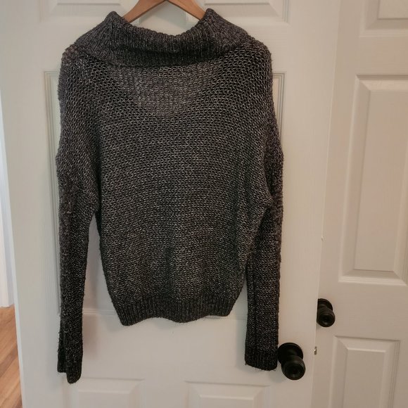 Urban Outfitters Black & Grey Turtle Neck Cut Out Sweater Size M - Picture 12 of 12